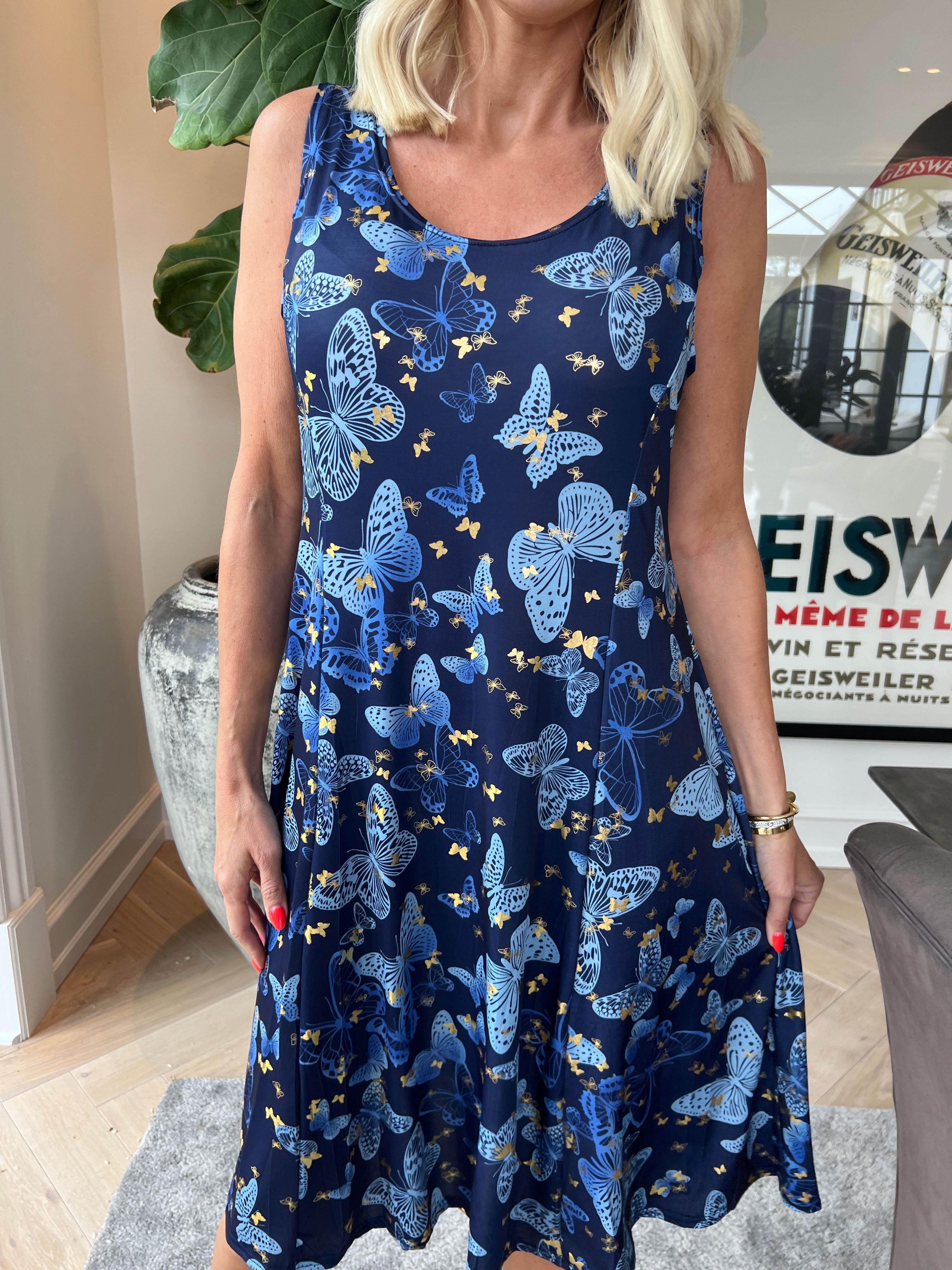 Maj Butterfly - Elastisk sommerkjole i a-facon med sommerfugleprint
